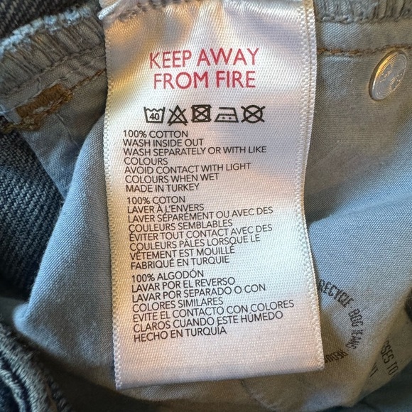 BDG Urban Outfitters Mom Jeans raw hem - Picture 9 of 9